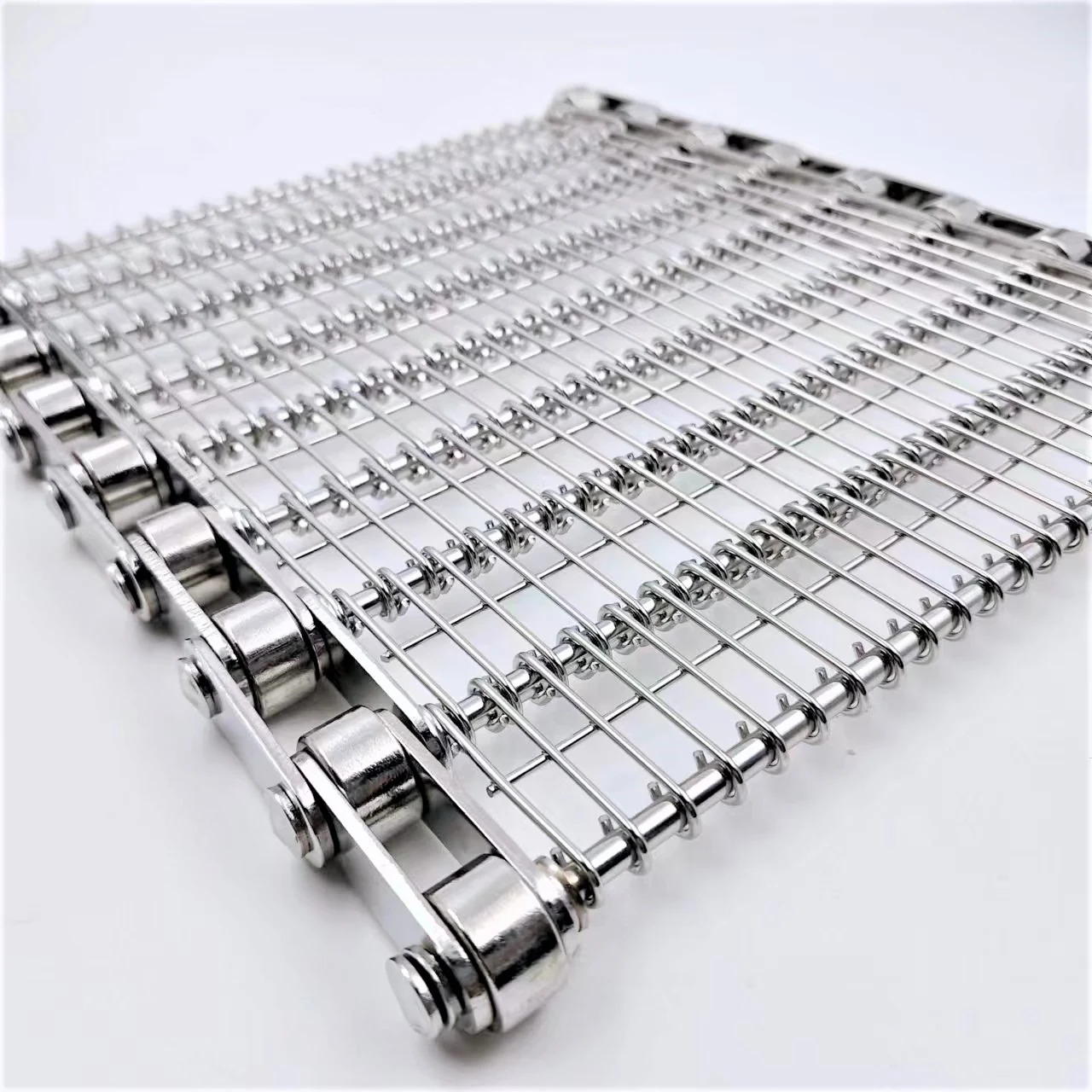 Eye Link Belt