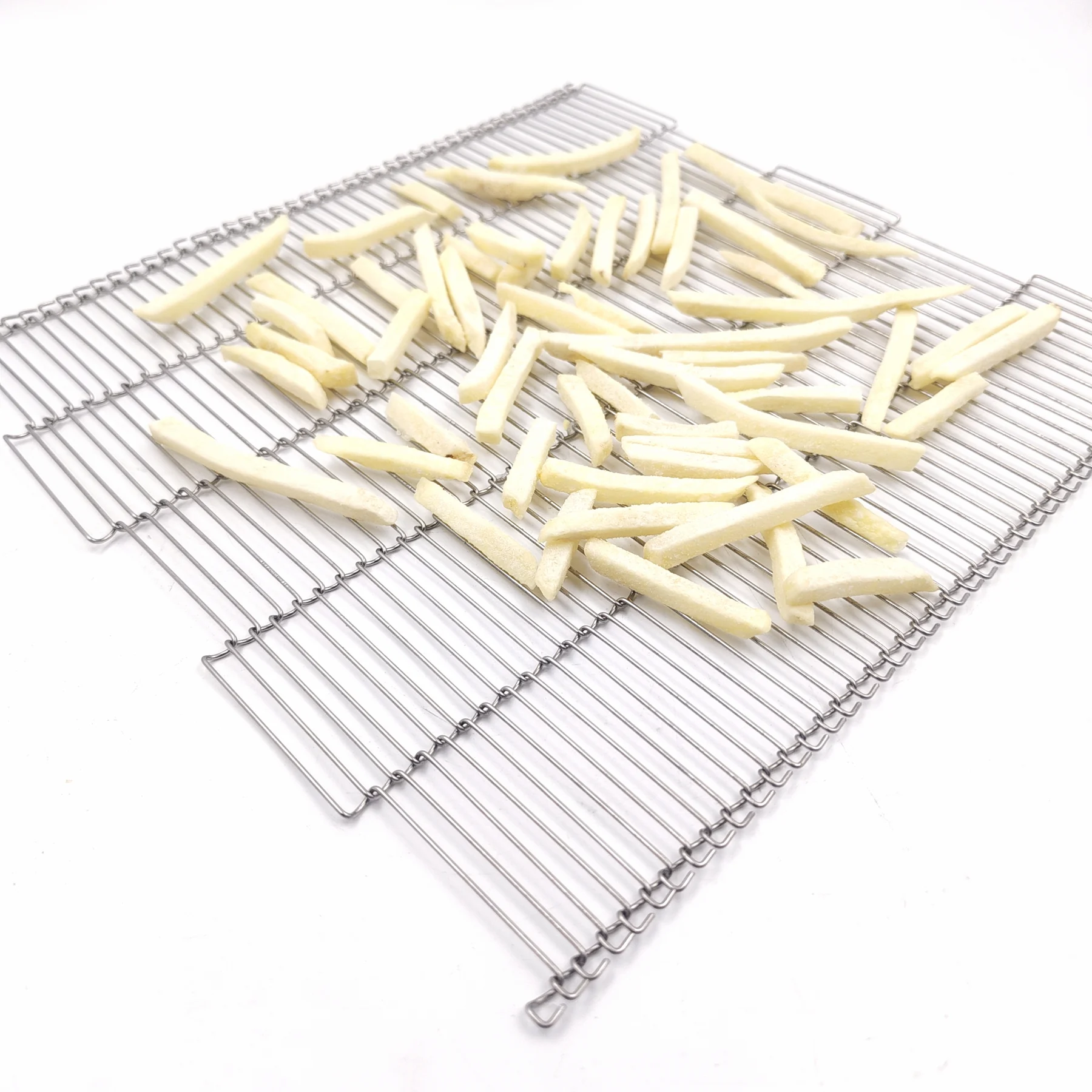Cut potato strips displayed on a Z-Type Ladder Belt with an open spaced-rod structure.