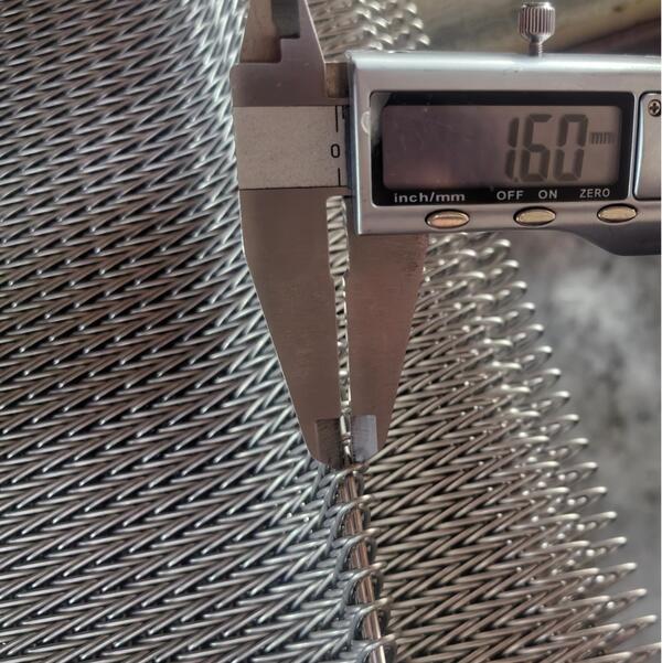 conveyor belting compound weave belt (24)