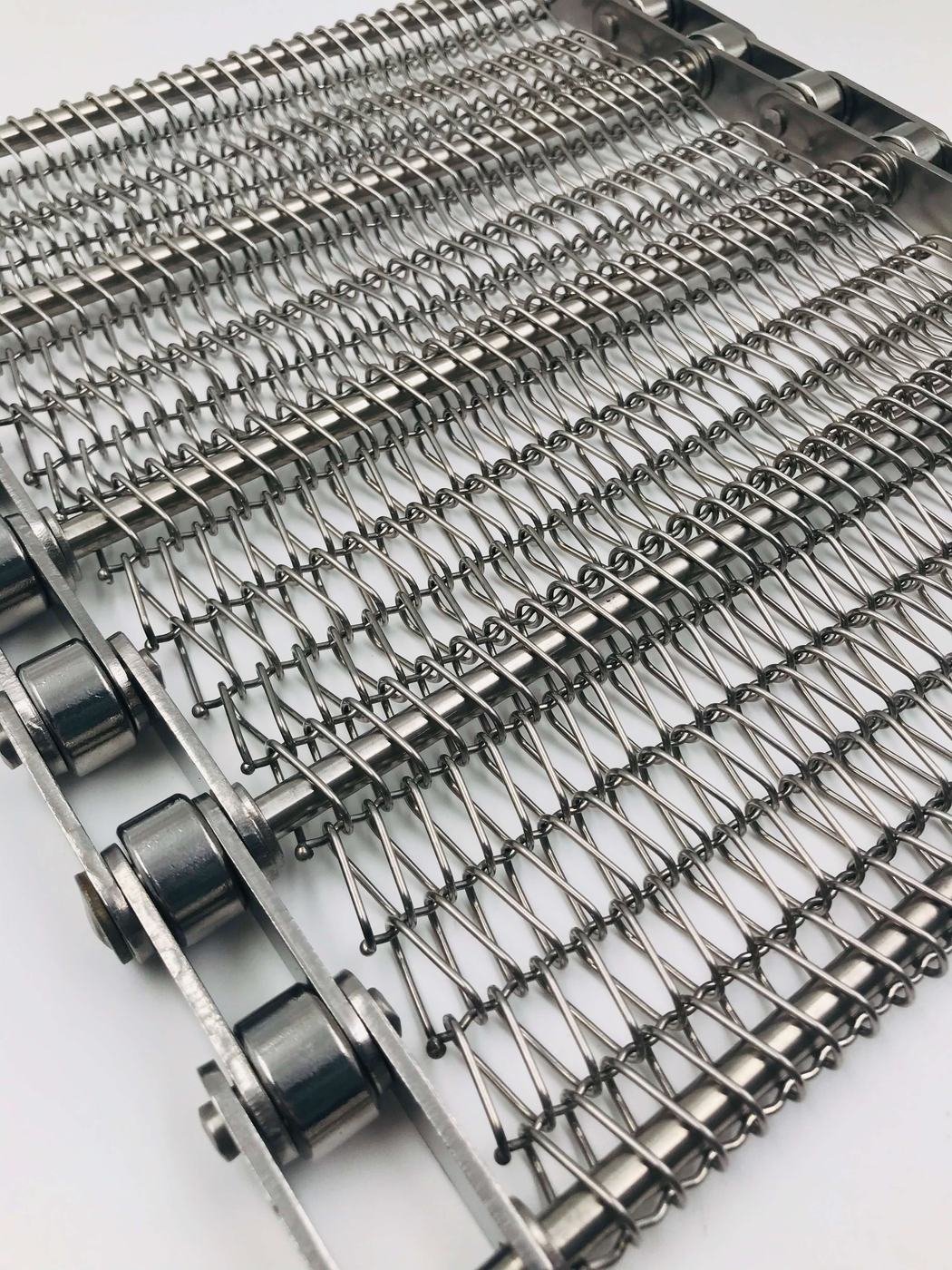 Chain driven metal conveyor belt surface
