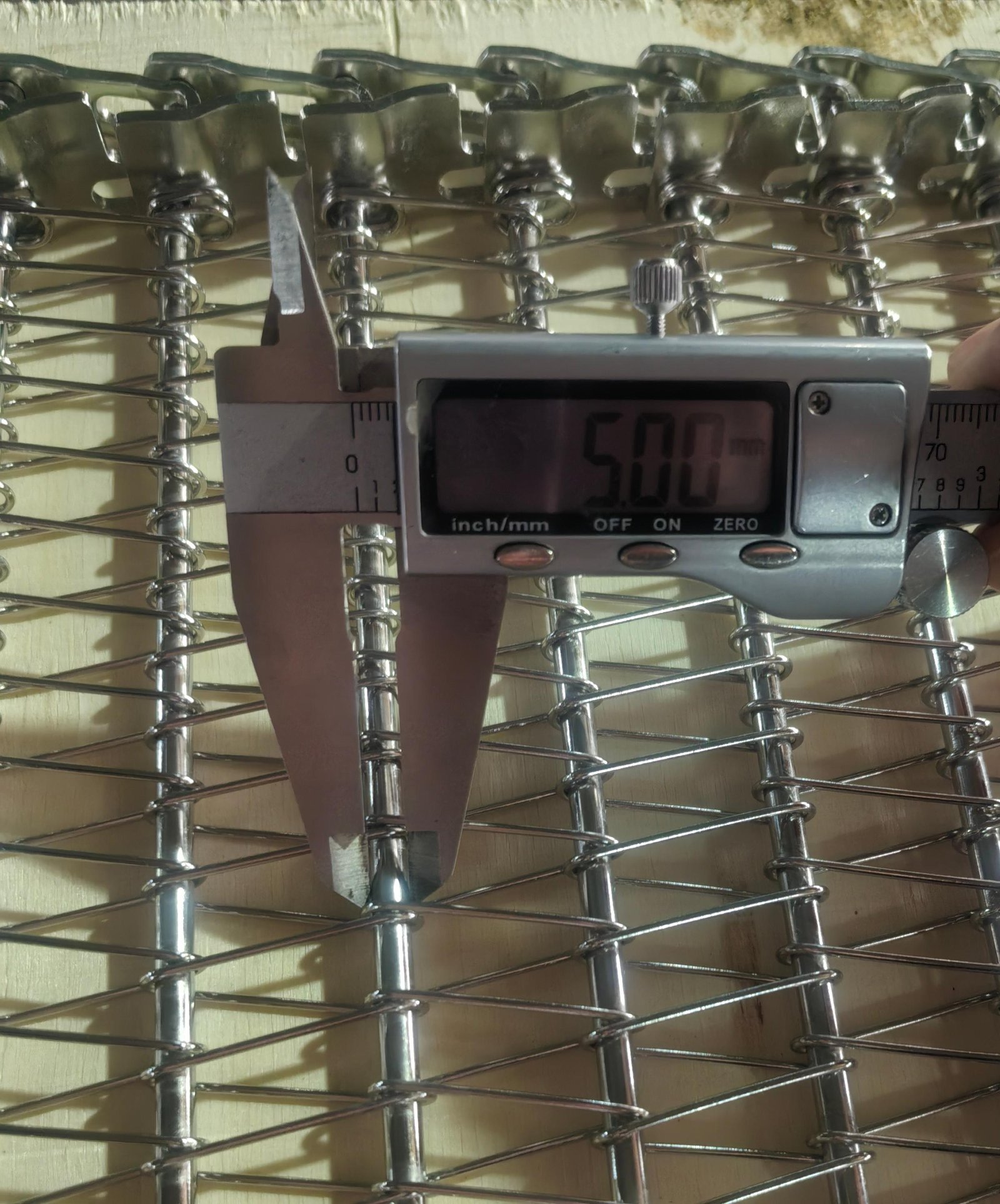 JBL Mesh Belt reference: Cross-rod diameter inspection