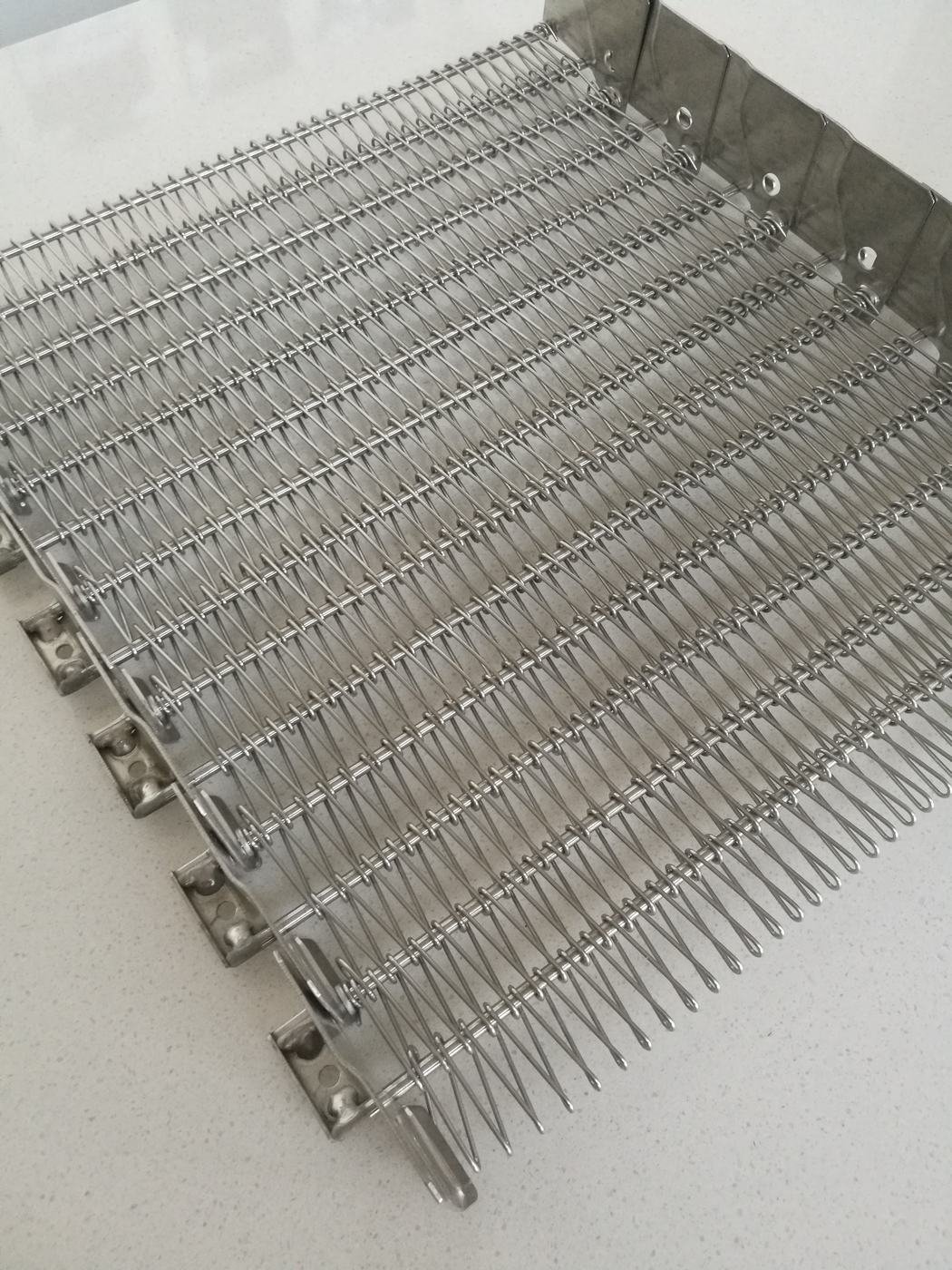 JBL Mesh Belt - Belt surface and cross rods