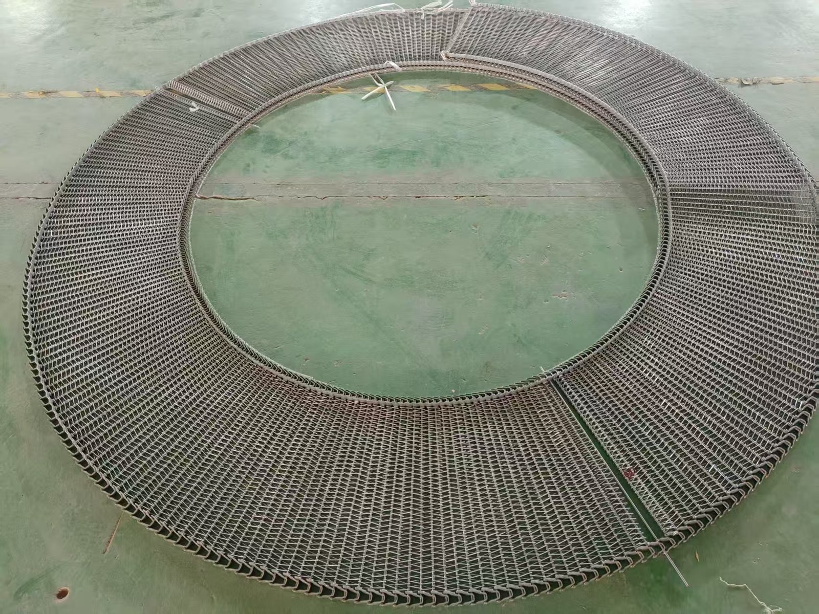 JBL Mesh Belt reference: Static turn-layout check